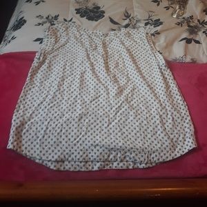 Sleeveless gauzy shirt